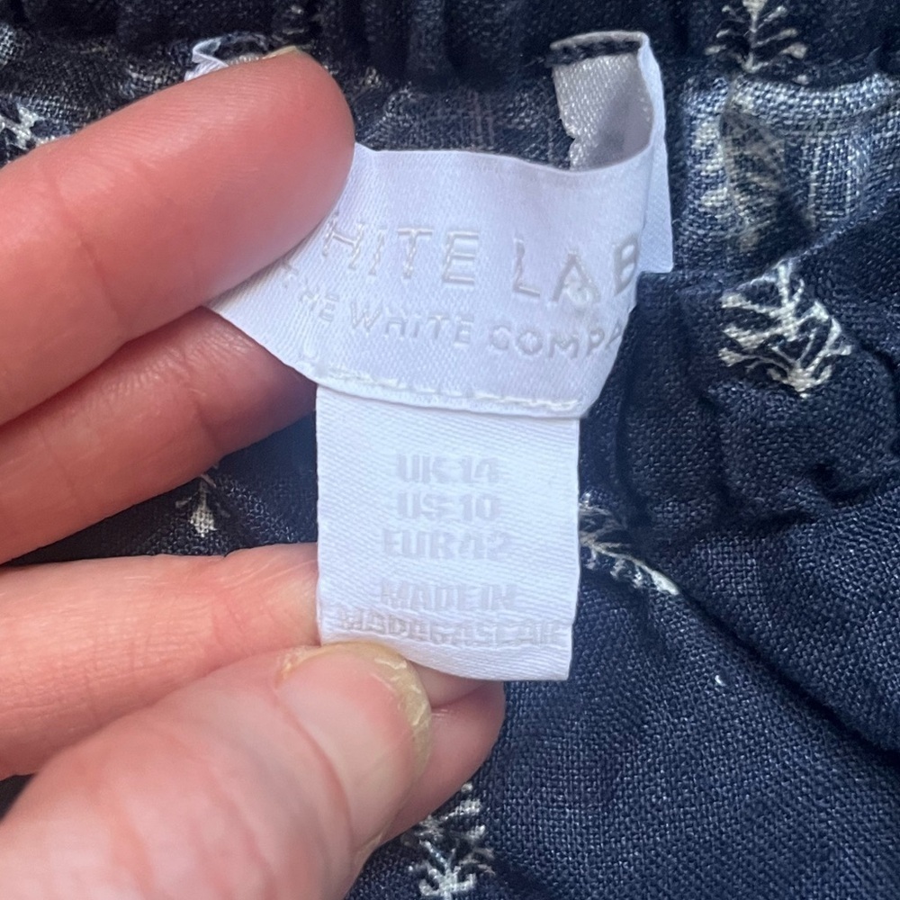 The White Company 100% Linen Navy White Leaf Short Sleeve Top Size 10 Spring - Picture 5 of 8